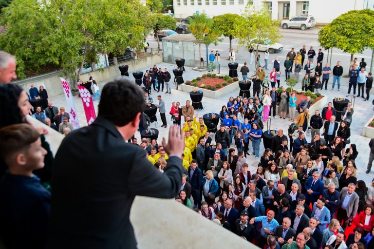 Kurti: Nga një opozitar “rebel” – tek një udhëheqës “autoritarë”?