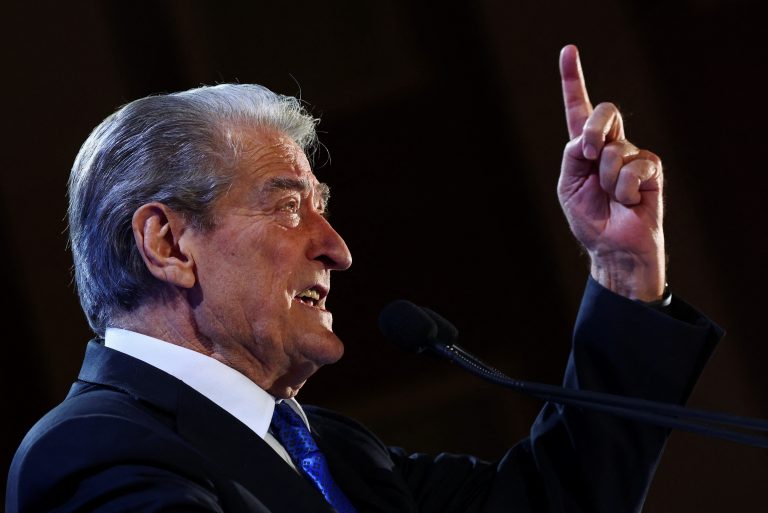 “Rivendosja e Demokratizimit: Berishizmi dhe Sfidat e Opozitës Shqiptare”