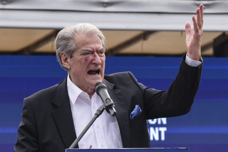 Sali Berisha vazhdon akuzat ndaj qeverisë së Edi Ramës, me fjalimin nga banesa e tij