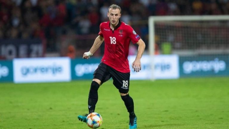 Gjiganti italian dërgon skautët në Pragë për lojtarin e kombëtares