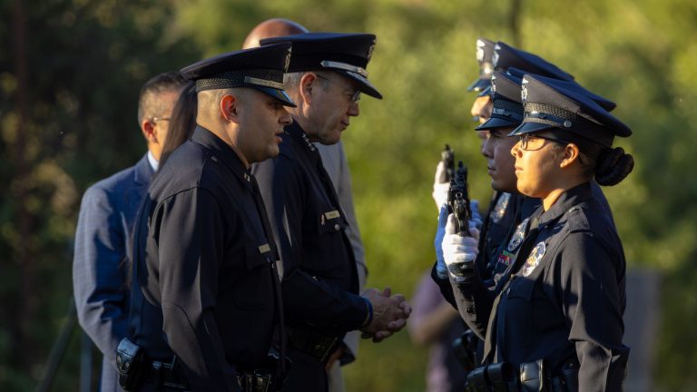 Polici plagosë policen!