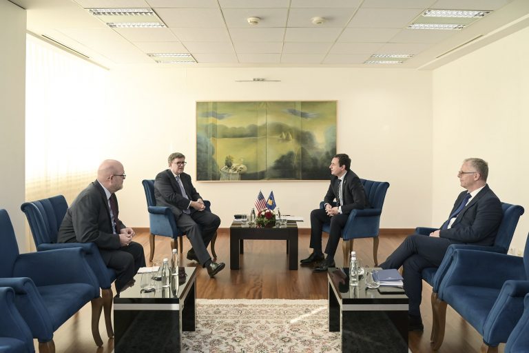 Kurti takon O’Brien, shpreh gatishmërinë për nënshkrimin e marrëveshjes, por kërkon dorëzimin e Radoiçiqit