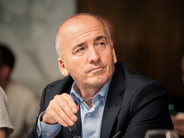 Sulmohet kryetari i Pejës, policia arreston dy persona