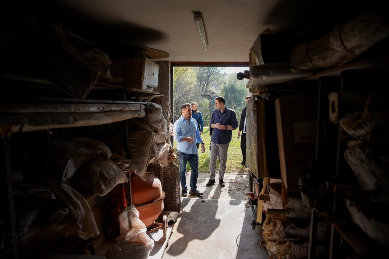 Kreu i LDK-së viziton Rezidencën Artistike të Luan Mulliqit