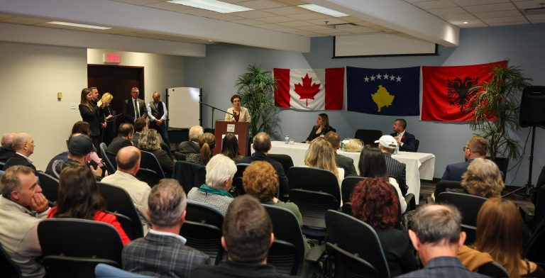 Gërvalla takon mërgatën në Kanada