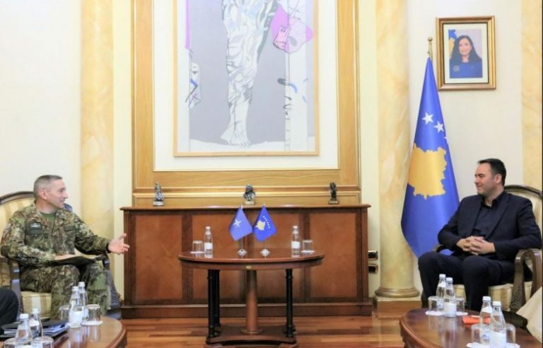 Kryekuvendari Konjufca takohet me komandantin e ri të KFOR-it, flasin për sigurinë