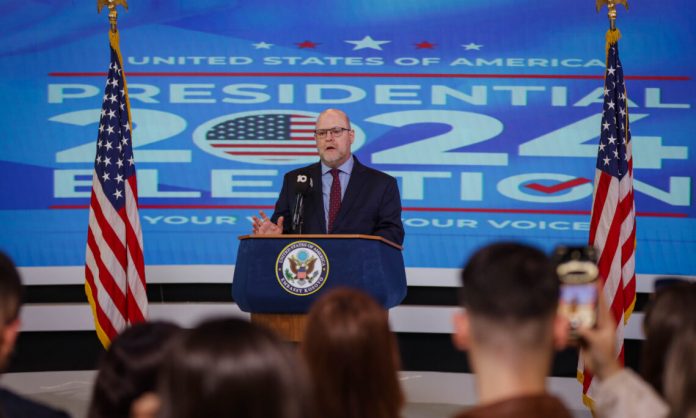 Ambasadori i SHBA-së në Kosovë, Jeffrey Hovenier