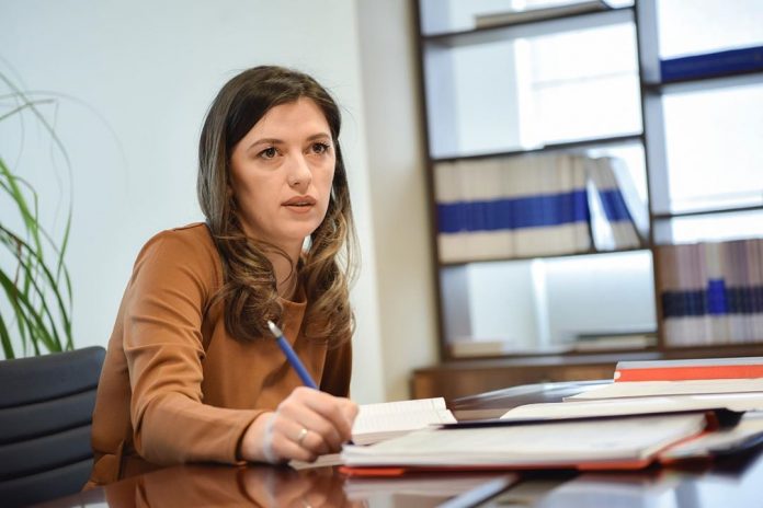 Ministrja e Drejtësisë, Albulena Haxhiu