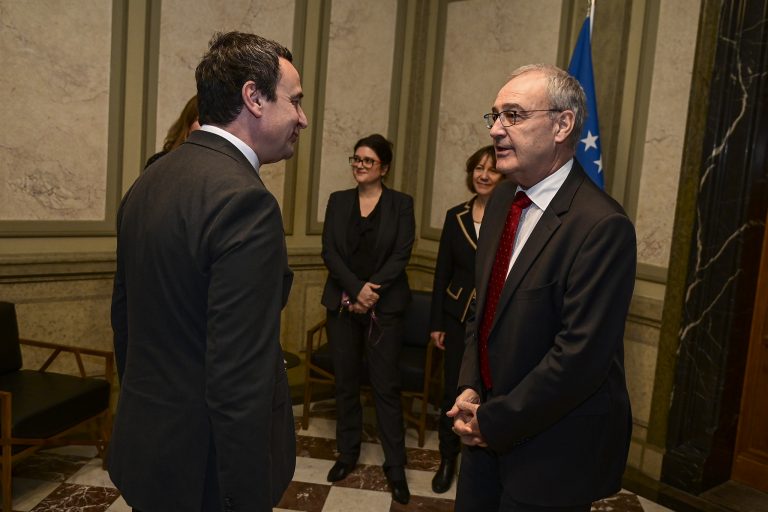 Kurti në Zvicër takohet me kreun e Departamentit për Çështje Ekonomike, Guy Parmelin