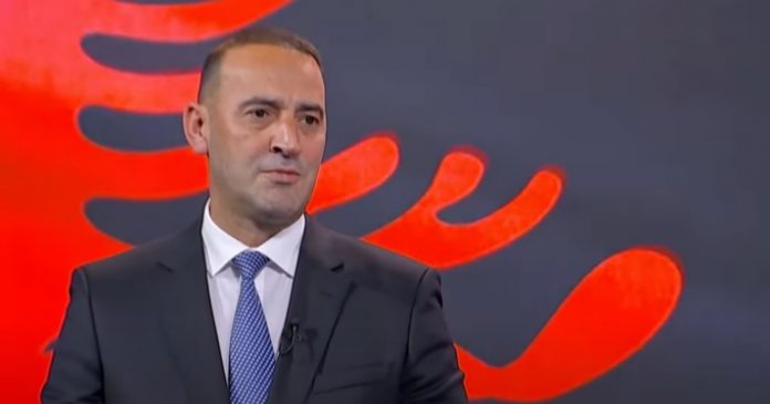 Anëtari i Kryesisë së AAK-së dhe një nga protagonistët kryesorë të luftës së UÇK-së, Daut Haradinaj