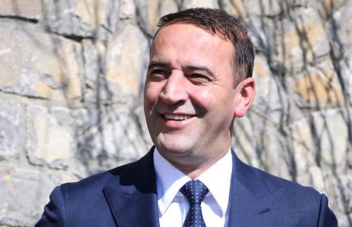 Anëtari i Aleancës për Ardhmërinë e Kosovës (AAK), Daut Haradinaj