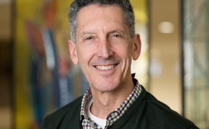 Ligjëruesi në Universitetin John Hopkins në SHBA, Edward P. Joseph