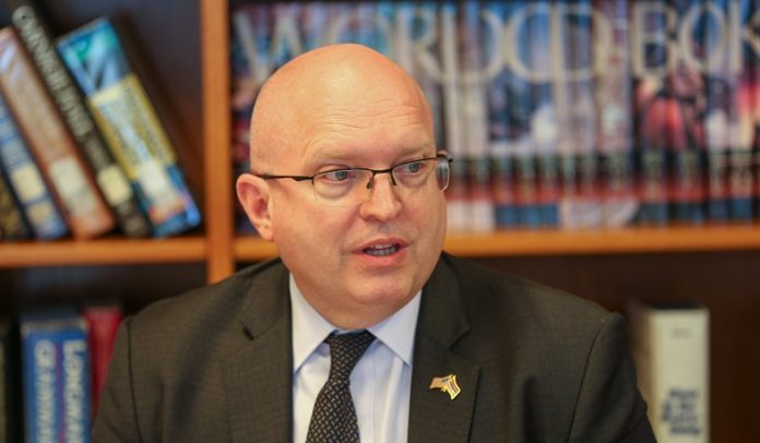 Ish-zëvendës Ndihmës Sekretari i Departamentit të Shtetit, Filip Riker