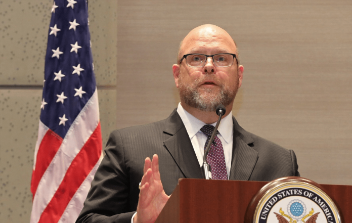 Ambasadori i Shteteve të Bashkuara të Amerikës, Jeffrey Hovenier