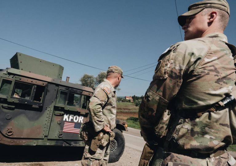 KFOR-i gjen një veturë në Zubin Potok, dyshohet për mall të kontrabanduar