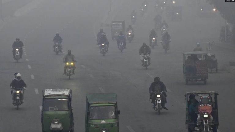 Ndotja e ajrit në Lahore ishte 80 herë më e lartë sesa kufizimi i OBSH-së