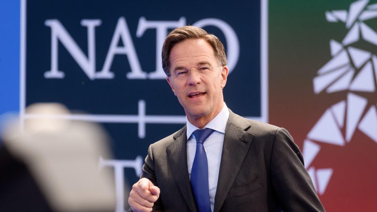 Rutte thotë se Italia po e udhëheq edhe një herë KFOR-in, ndihmon në stabilitetin e Ballkanit
