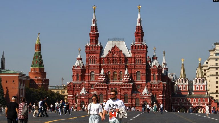 Ekspertët thonë se fushatat ruse të dezinformimit krijojnë “klimë kaosi”