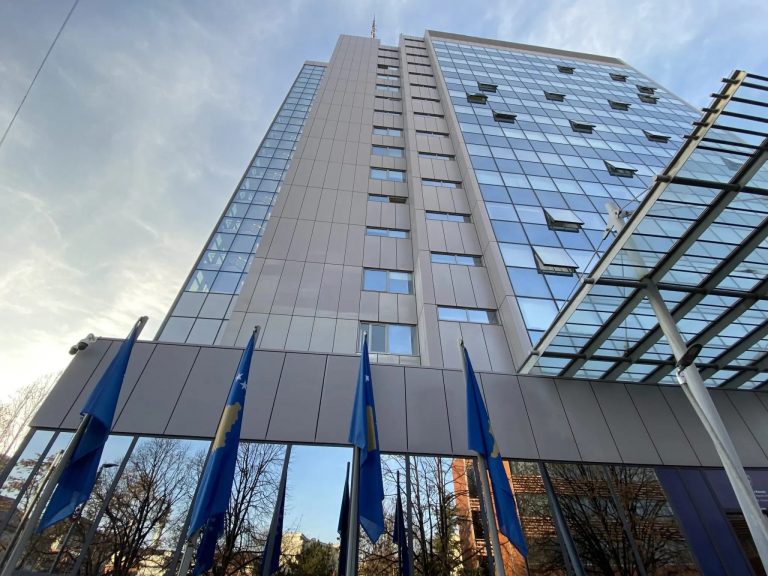 Partitë në opozitë, PDK-ja e LDK-ja e akuzojnë pushtetin e Kurtit për korrupsion