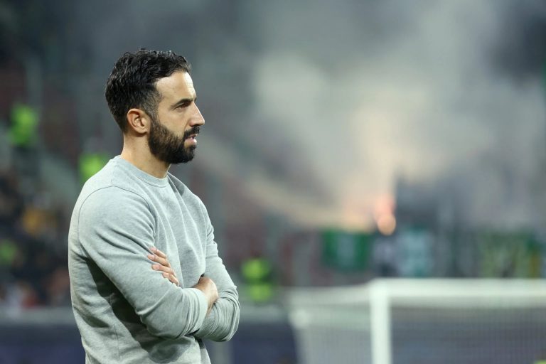 United mund të mbetet pa trajner edhe një muaj