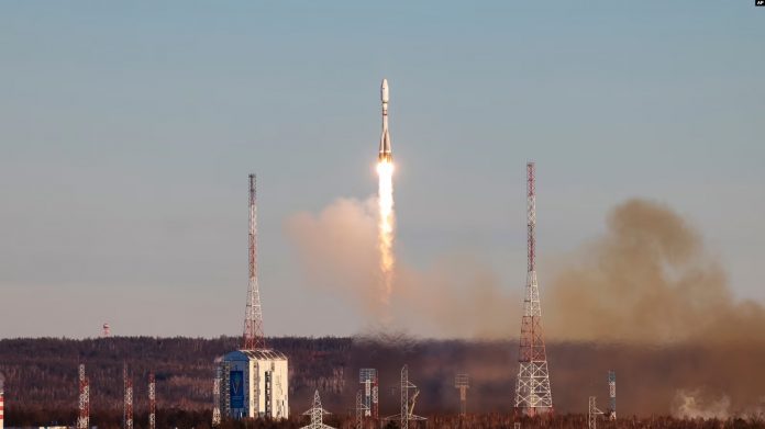 Raketa Soyuz duke dërguar në orbitë satelitë. 5 nëntor 2024.