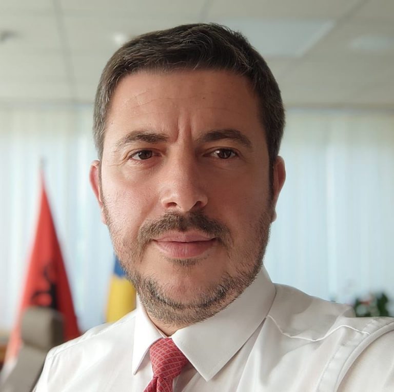 Xhafa i reagon MSH-së: Uji nga kanali s’ka qenë asnjëherë për pije