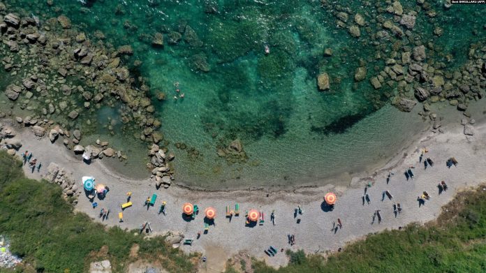 Plazhi i Kallmit në Durrës të Shqipërisë.