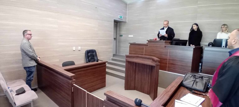 Dënohet me 5 muaj burg avokati që e kërcënoi gazetarin Vehbi Kajtazi