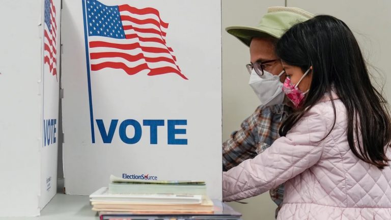 Zyrtarët zgjedhorë në SHBA u bëjnë thirrje qytetarëve të mos mashtrohen nga teoritë e konspiracionit