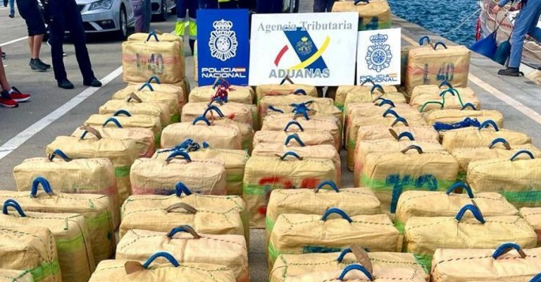 Sekuestrohen 13 ton kokainë e fshehur në banane