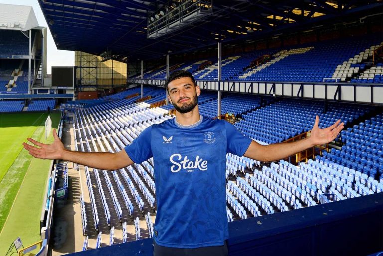 Trajneri i Evertonit zbulon gjendjen e Armando Brojës