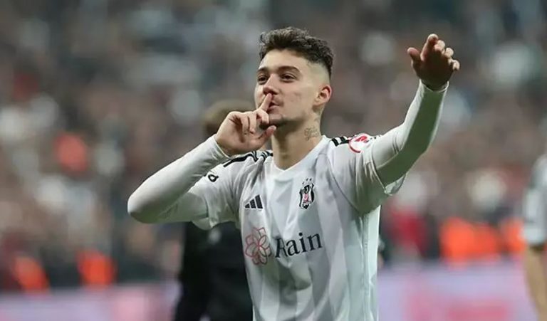 Lojtari shqiptar shkëlqen me ekipin turk