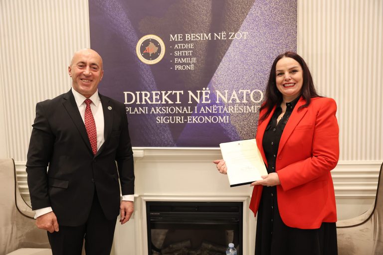 Prof. Dr. Emina Daci-Zejnullahu i bashkohet AAK-së, pjesë e listës për deputetë