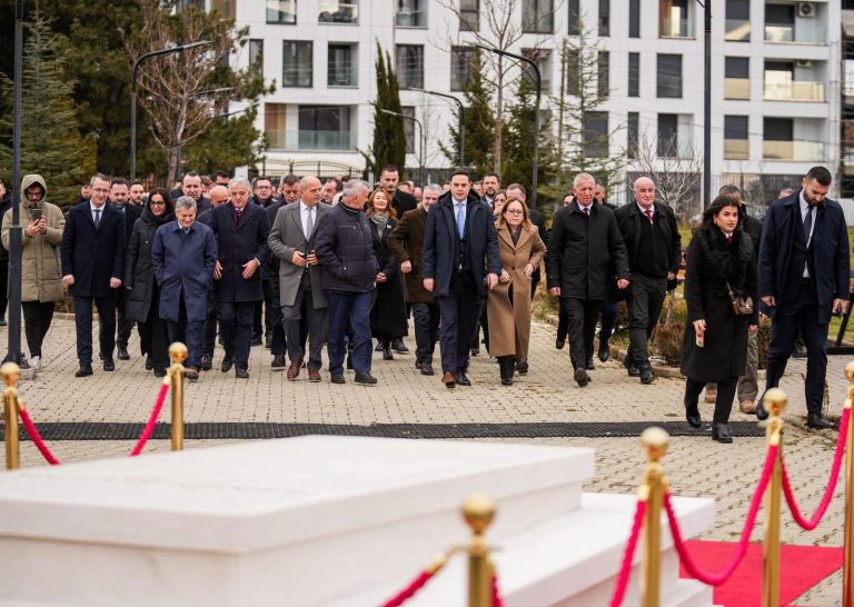 Abdixhiku: Rugova ishte dhe mbetet arkitekti i shtetit tonë