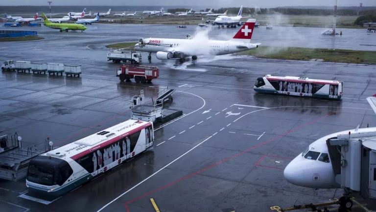 Kaos në fluturime, shumë aeroporte mbyllen pa asnjë shpjegim