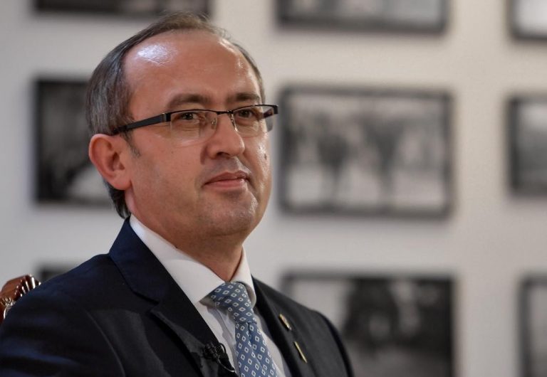 Hoti: Qeverisja e Kurtit, kaotike, mashtruese, korruptive dhe abuzive me pushtetin