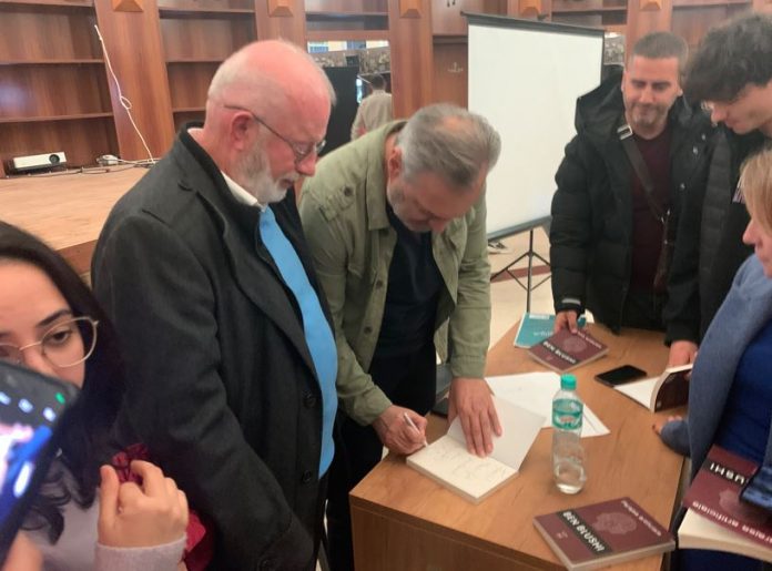 Shkrimtari dhe gazetar i mirënjohur, Ben Blushi