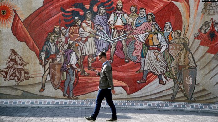 Mural me motive shqiptare në Shkup - Fotografi ilustruese