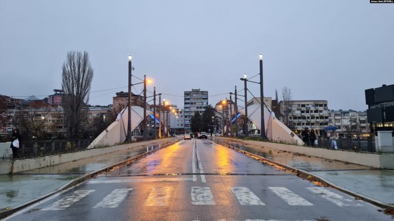 Si e shohin të rinjtë normalizimin e marrëdhënieve Kosovë-Serbi?