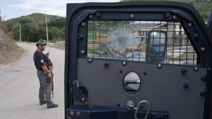 Dëmet nga sulmi në Banjskë mbi një automjet të Policisë së Kosovës, shtator 2023.