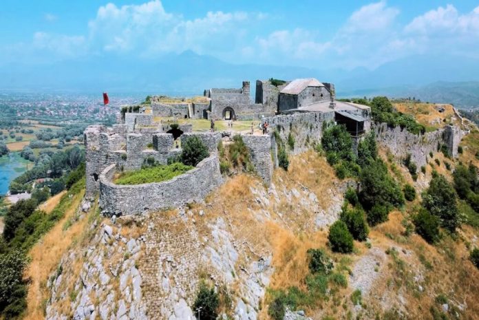 Rritje e numrit të vizitorëve në kalatë e Shkodrës dhe Lezhës