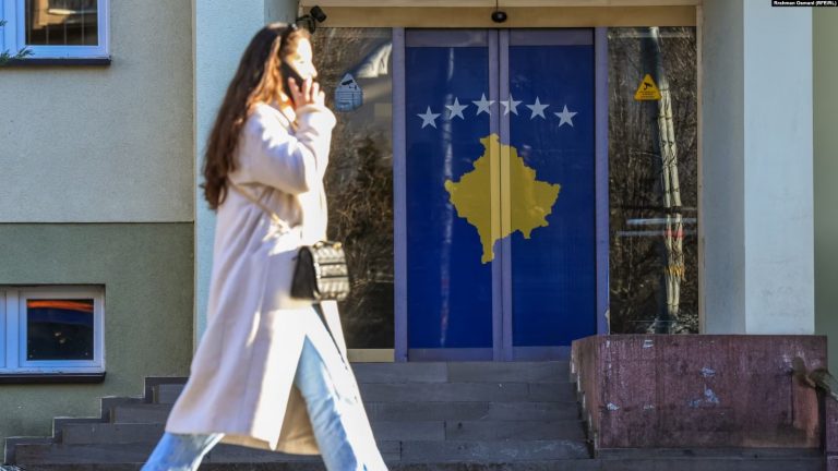 IPS “Musine Kokalari”: Kosova më së keqi në rajon për të drejtat e punëtorëve dhe pagën minimale