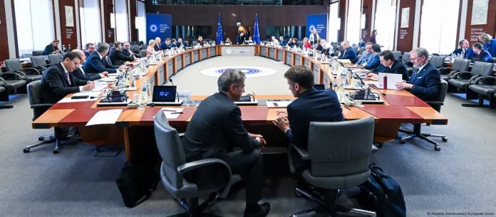 Takimi jozyrtar i drejtuesve të vendeve të BE-së në Bruksel për të diskutuar lidhur me mbrojtjen në Europë