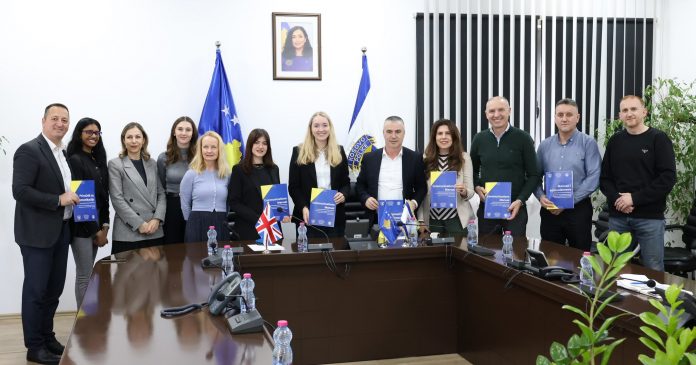 Qeveria Britanike i dhuron pajisje elektronike Policisë së Kosovës.