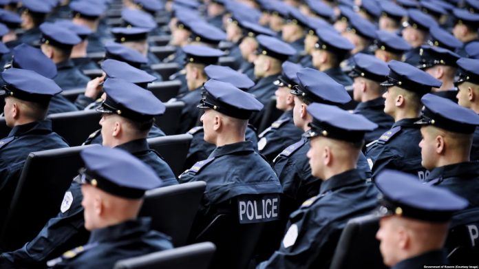 Fotografi e realizuar gjatë diplomimit të 462 kadetëve të gjeneratës së 61-të të Policisë së Kosovës në janar të vitit 2025.