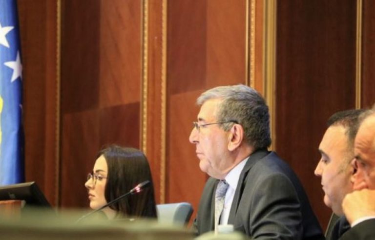 Dehari ndërpret seancën me marrëveshje me partitë politike