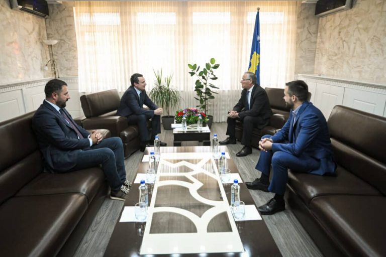 Zyra e Kryeministrit jep detaje për takimin Kurti-Hamza