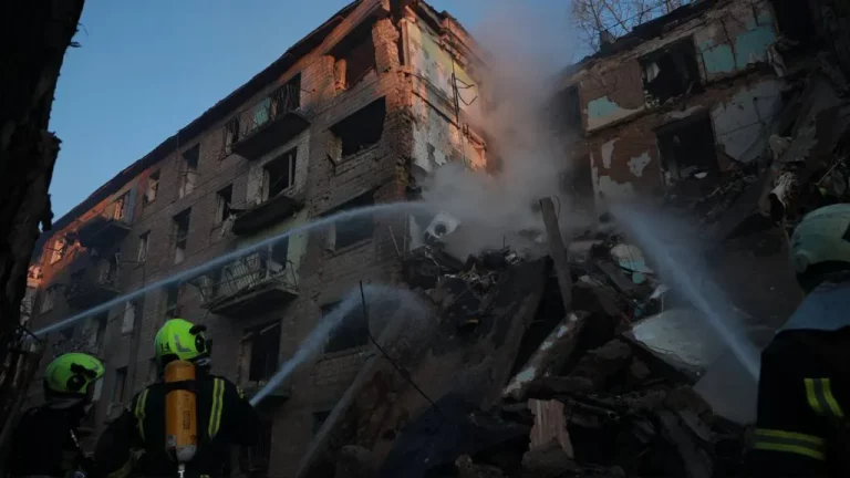 Katër të vrarë në Kiev në një sulm të ri ajror rus