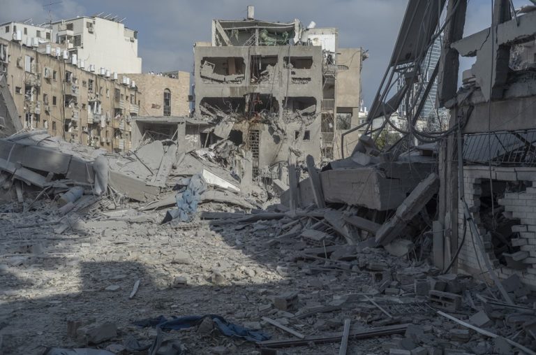 Udhëheqës të lartë iranian dhe civilë izraelit të vrarë nga sulmet e mbrëmshme mes dy vendeve