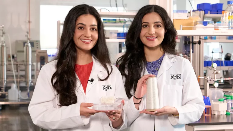 Motrat binjake transformojnë CO₂ në tekstil